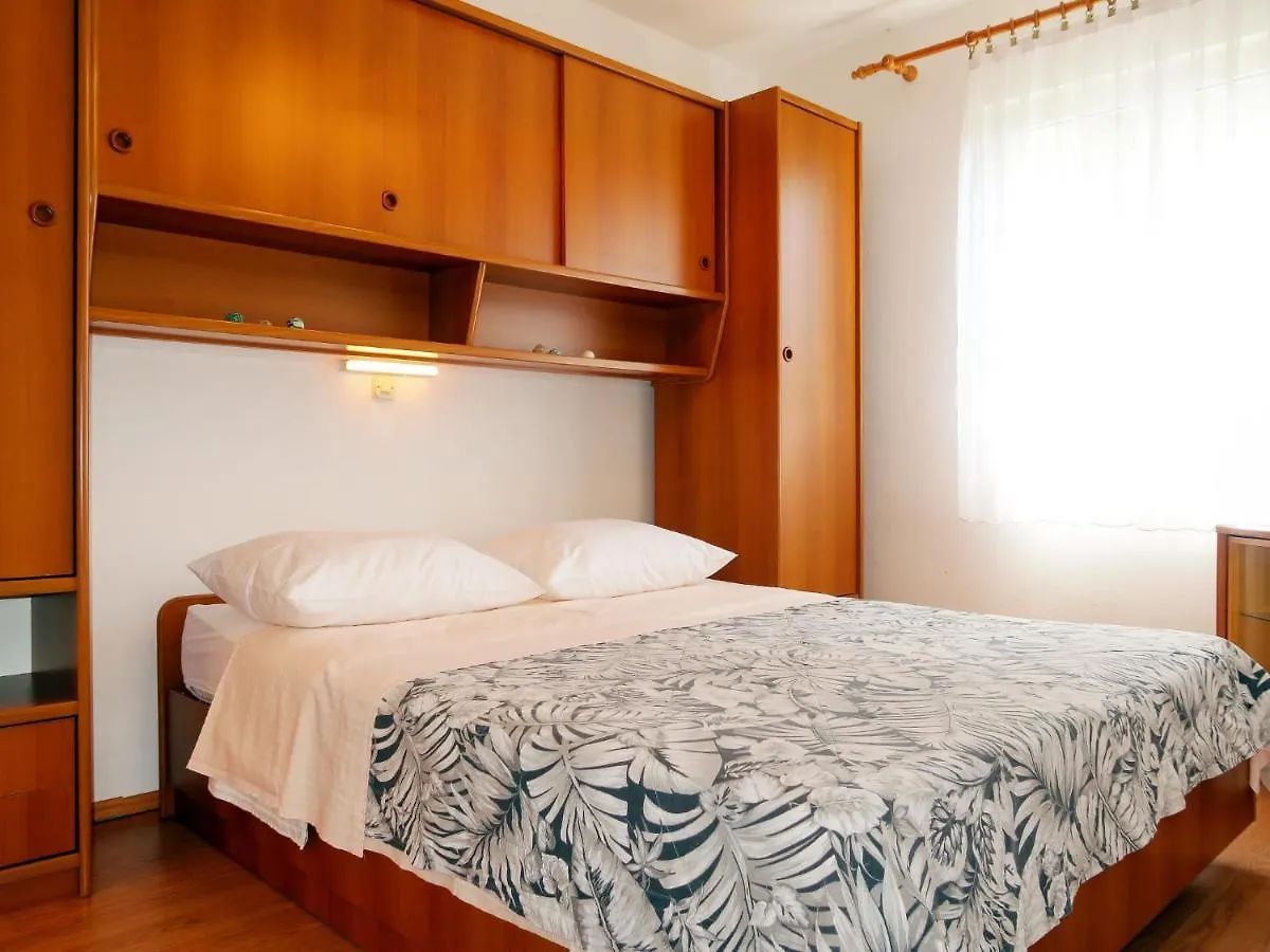 Apartment Dorka - Rab303 By Interhome 拉布