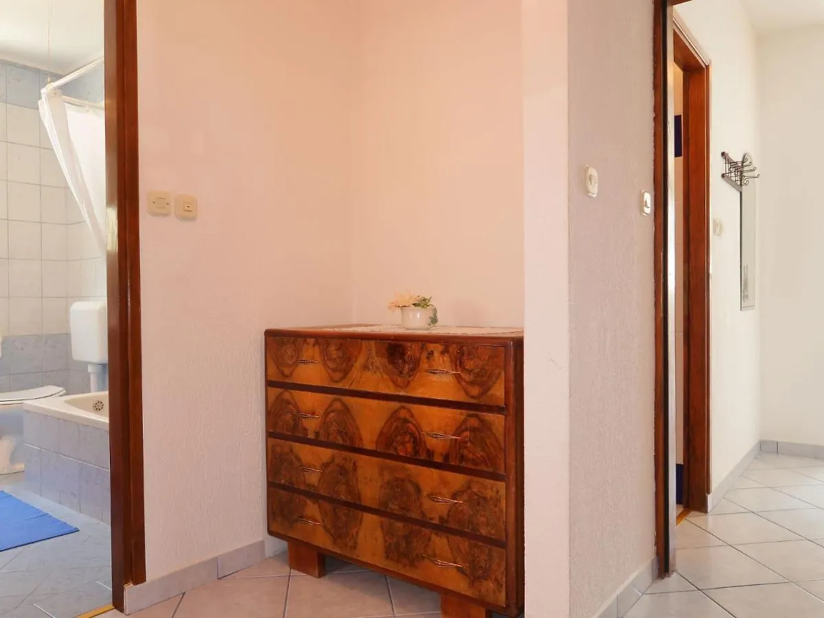 Apartment Dorka - Rab303 By Interhome Rab Town